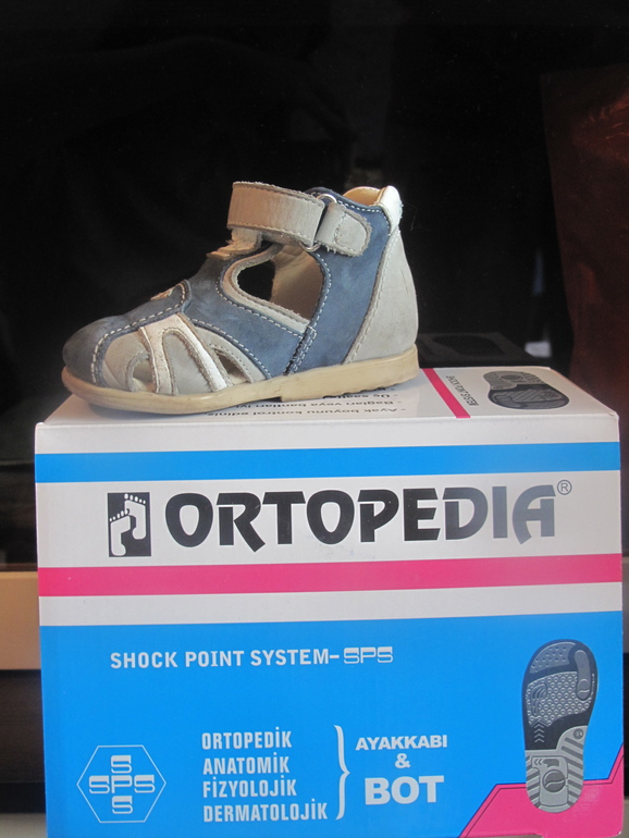 Обувь разная, детская.