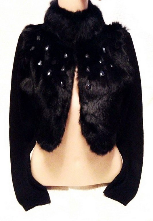 Меховой джемпер!Состав: 65% Хлопок,35% Полиэстер, Мех-кролик Размер: 42/44 Цена: 2600 руб.