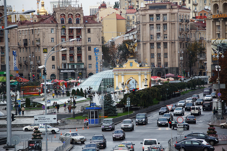 Вечерний Киев. Майдан Незалежности. Метро