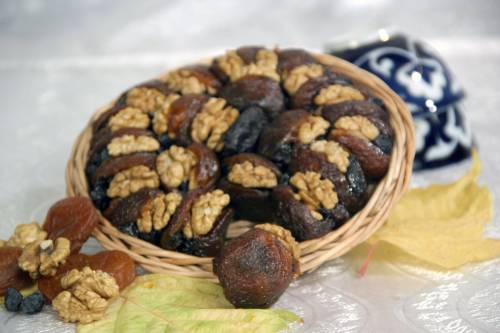 Как выбрать сухофрукты, чтобы не отравиться