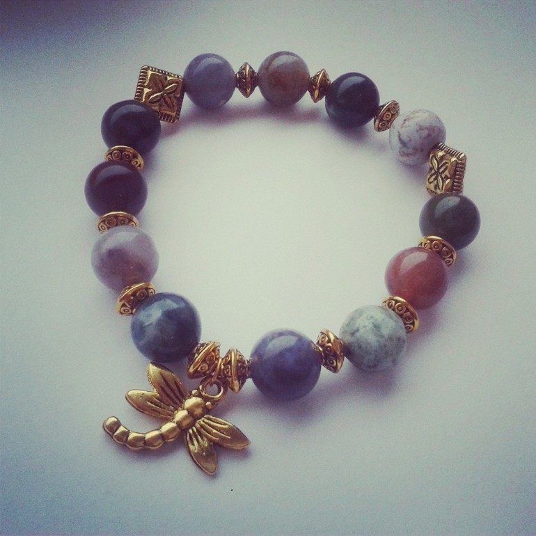 Первые браслеты. Проба пера=)