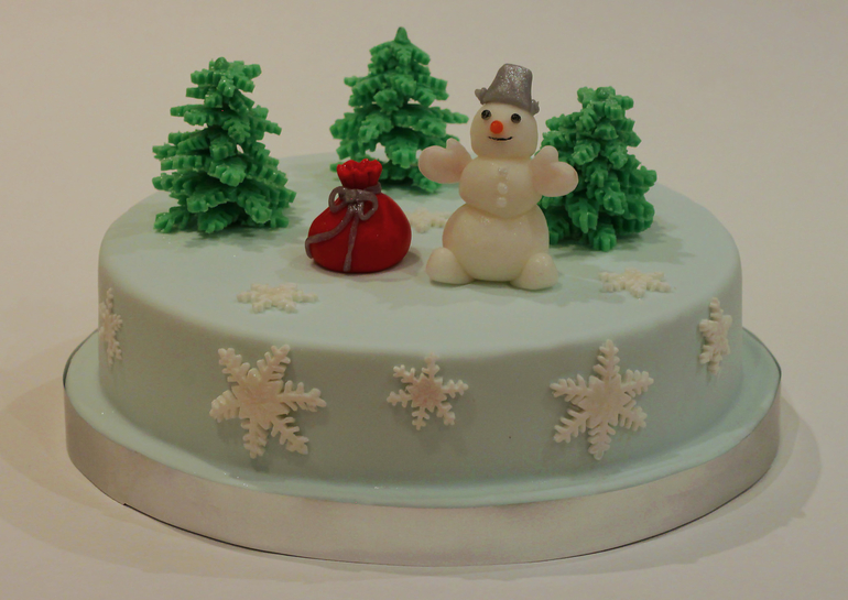 Мои первые эксперименты по декорированию тортов