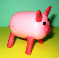 Лепим животных из киндера и пластилина