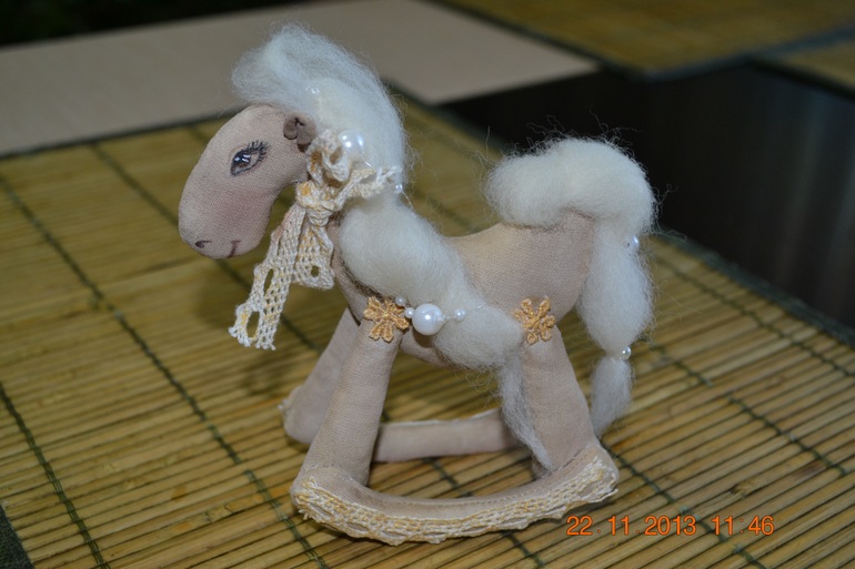 Лошадка - символ 2014 года и другие игрушки в подарок самым близкими дорогим  людям