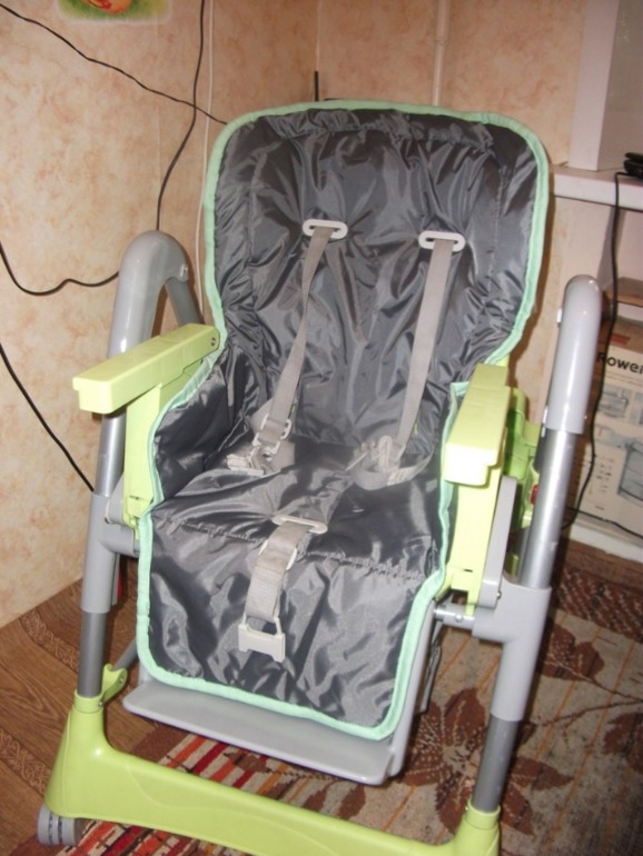 Муфты, комплекты в санки, капы, дождевики, сумки на коляску, конверты, тапочки