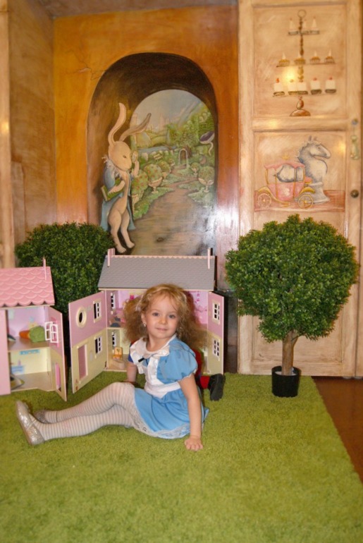 Домик Алисы. Город кукол.