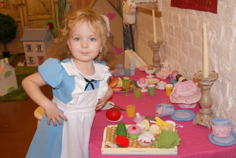 Домик Алисы. Город кукол.