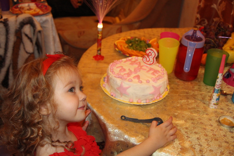 Наши 3 годика на даче!