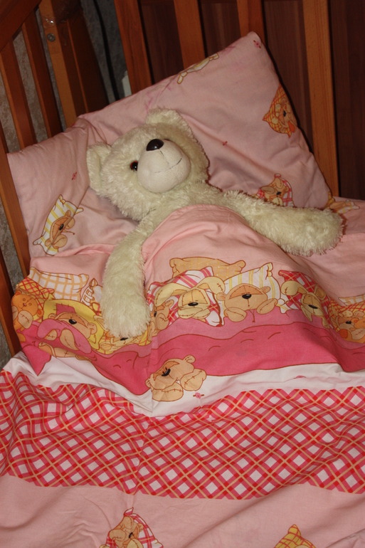 Комплекты постельного белья в кроватку. 360 руб.