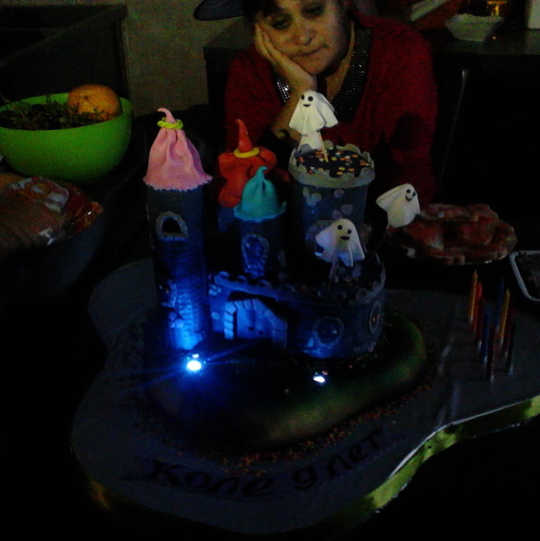 Дом с привидениями...