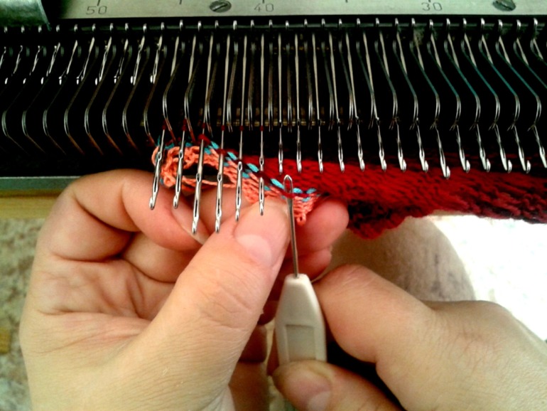 Достаём бабушкину вязальную машину.....