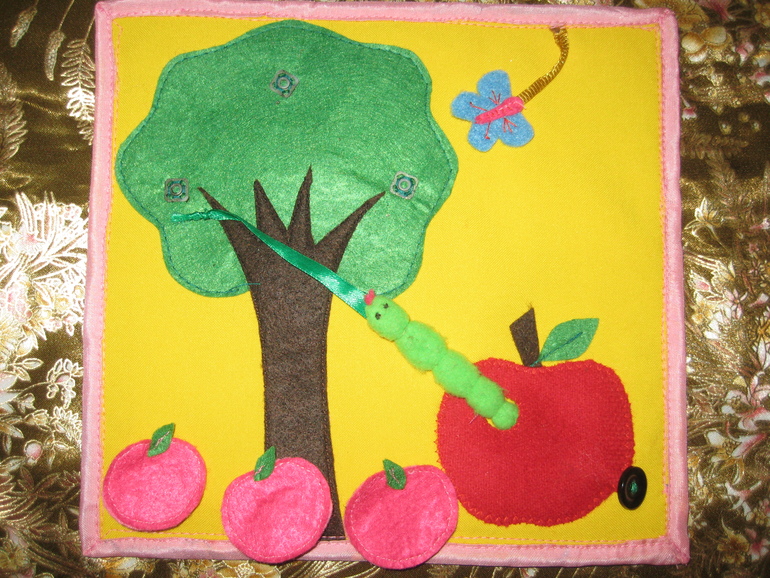 Первая книжка развивашка из фетра