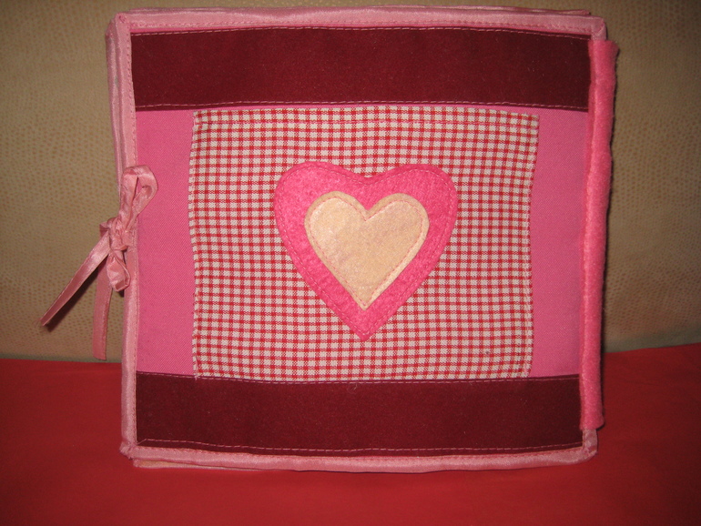 Первая книжка развивашка из фетра