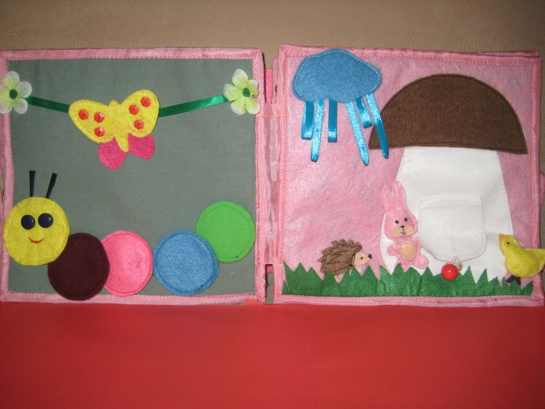 Первая книжка развивашка из фетра