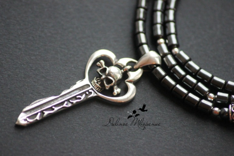 Украшения из гематита..