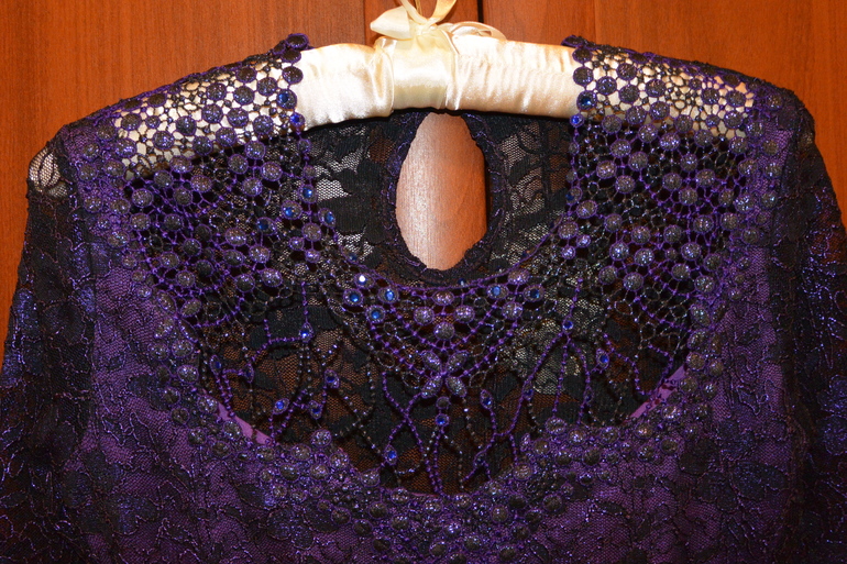 6d49a3ead555edcfca70cf475601bf8d.jpg