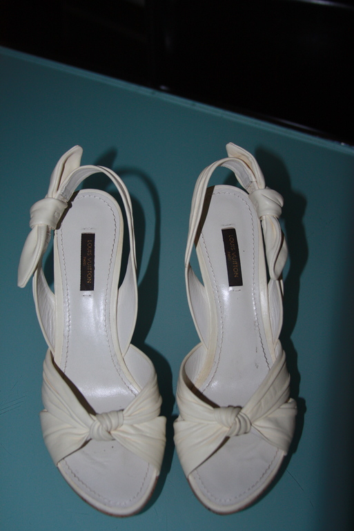 ***Louis VUITTON***BALMAN***CELINE***ESCADA***GINA***VALENTINO***.Оригинал