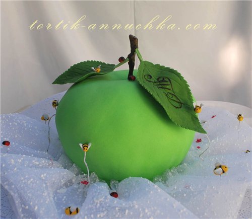 Яблоко!  Второй относительно удачный торт.