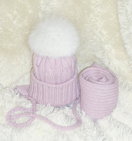 Шапочки с мех помпонами, детские и взрослые, итальянский меринос, машинная и ручная вязка на заказ