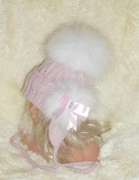 Шапочки с мех помпонами, детские и взрослые, итальянский меринос, машинная и ручная вязка на заказ