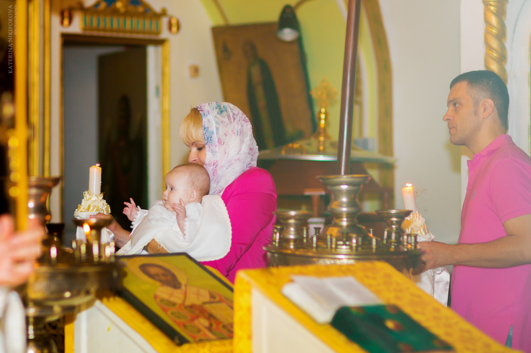 Крещение Виктории! Вторая часть. Фотосет от Катерины.