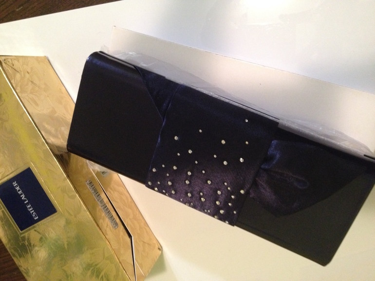 Обн 20.12.13 вeсь мой обмeн Парфюм , вeрхняя одeжда, платья, amway,мeзороллeр и пр.