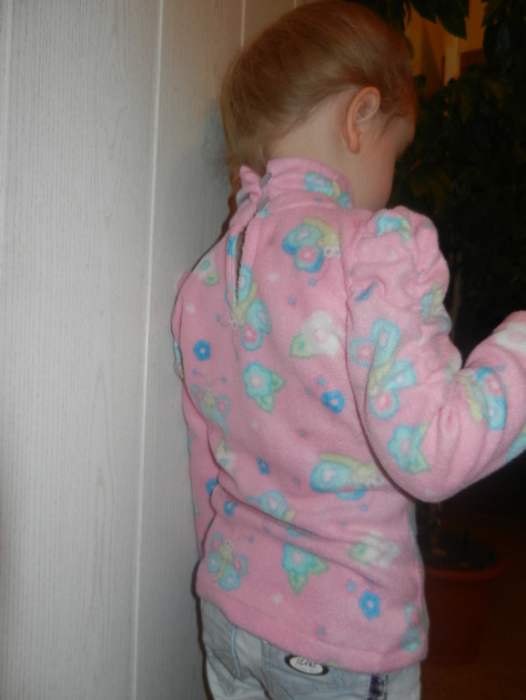 Водолазка с длинным рукавом из тонкого флиса.