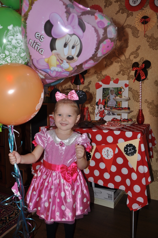 Платье Minnie Mouse на 3 г.