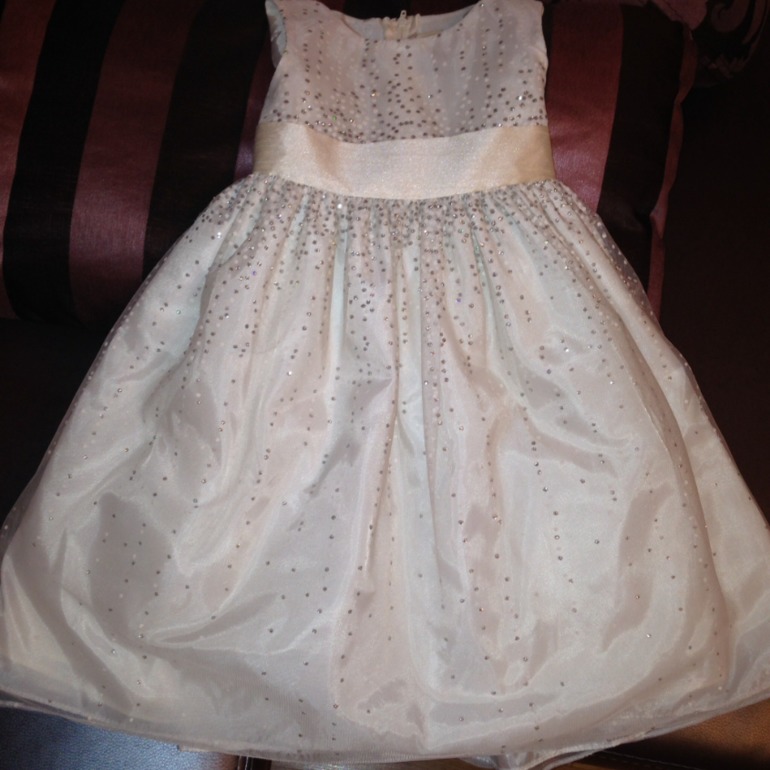 Нарядное платье р.2, 2000 р