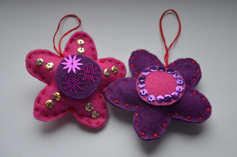 Игрушки на ёлку из фетра