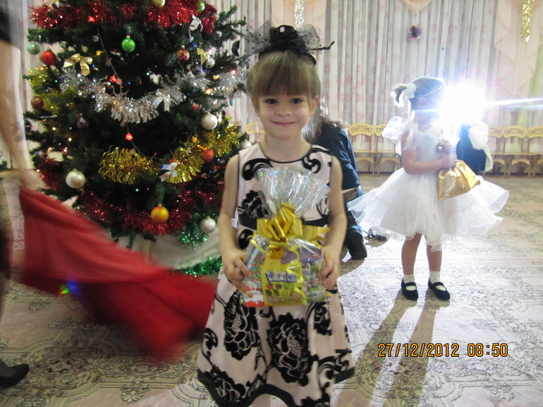 Комплект на девочку на 4 года. Туфельки TNY (Испания) 27 р. Цена 2800 руб.