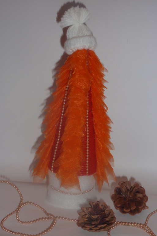 Маленькой елочке холодно зимой...