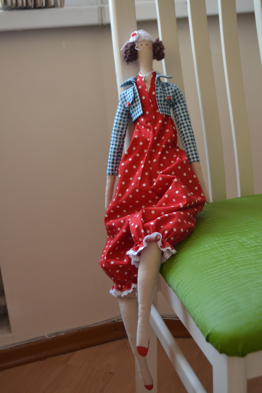 Еще одна девушка)