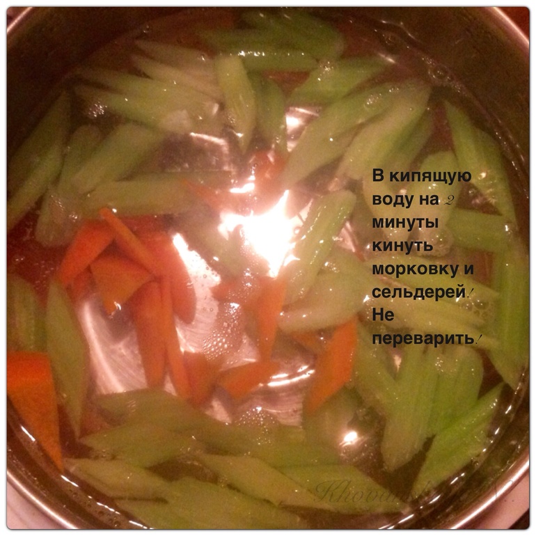 芹菜炒虾仁和腰果 сельдерей жаренный с креветками и кешью