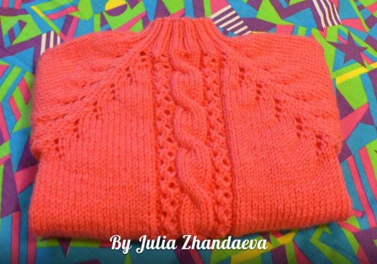 два свитерочка-для сына и дочки