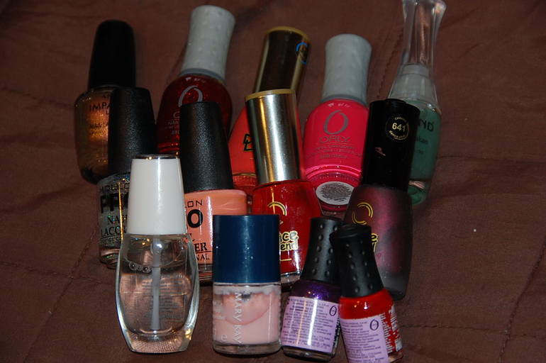 отдаю лаки для ногтей бу. метро Савеловская