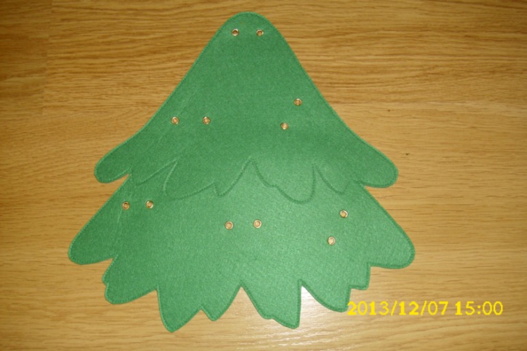 Наряжаем елку