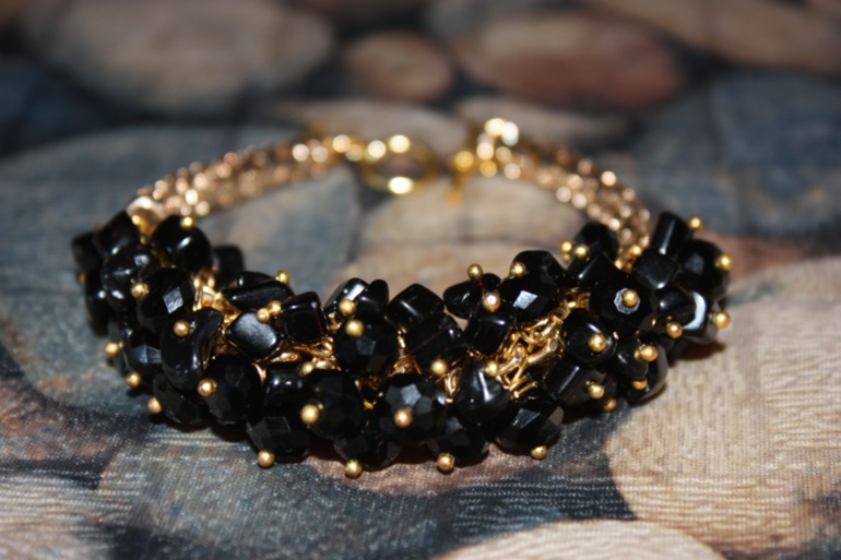 Браслеты из кожи с натуральными камнями. Новая коллекция!!! СКИДКИ!!!!!!