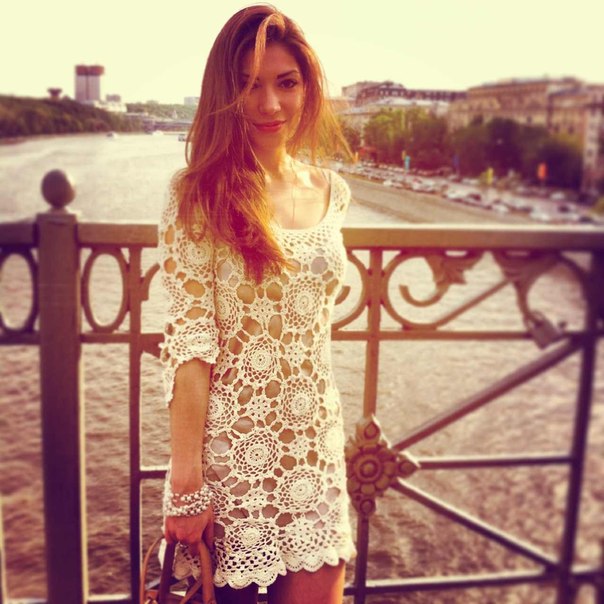 одно из моих платьиц на заказчице)