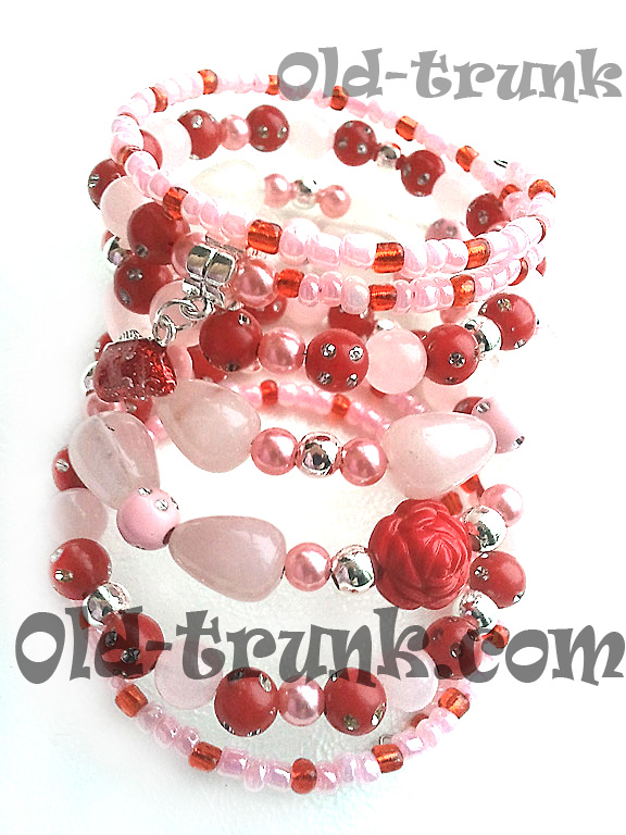 Браслет с розовым кварцем. Скромность.