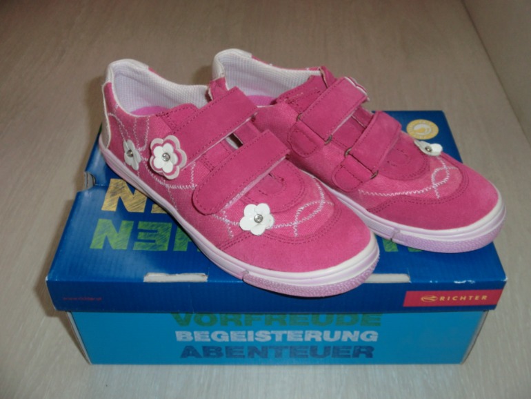 Огромный пристрой обуви 31-32 размера