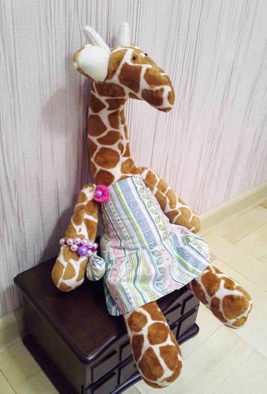 Жираф Модница
