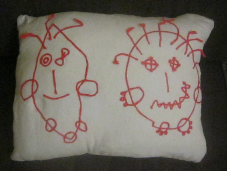 сшилась вот такая вот подушечка.