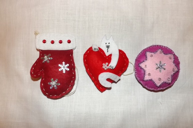 Мои первые новогодние игрушки)))