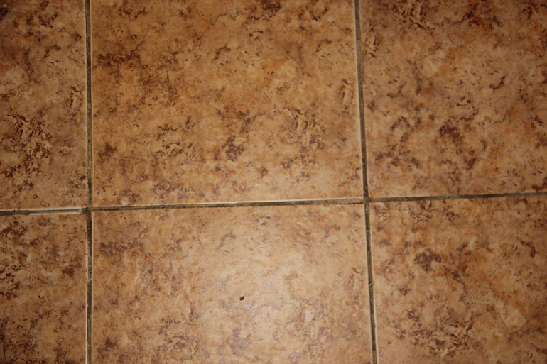 Нужна помощь в выборе стола и стульев