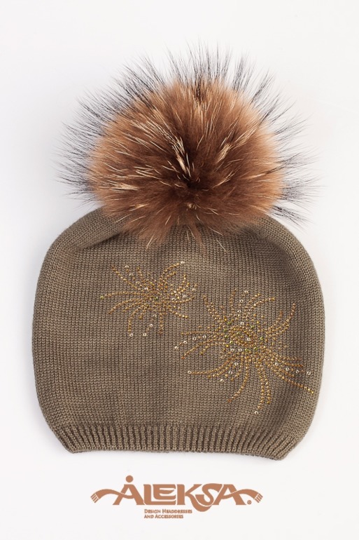ШАПОЧКИ с натуральными меховыми помпонами женские и детские! ПРЯЖА ИТАЛИЯ!