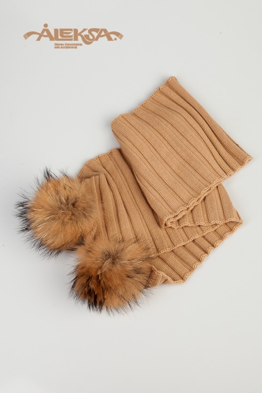 ШАПОЧКИ с натуральными меховыми помпонами женские и детские! ПРЯЖА ИТАЛИЯ!