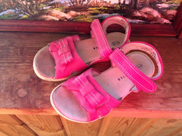 Обувь НОВАЯ И БУ 19, 20, 24, 25размеры ОЧЕНЬ ДЕШЕВО - ОЧЕНЬ СРОЧНО!!!