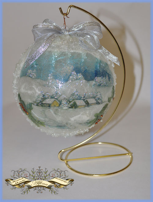 Большие интерьерные новогодние шары.