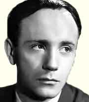 за Гвен Пэлтроу